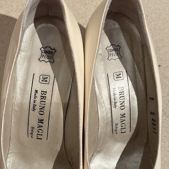 VINTAGE BRUNO MAGLI HEELS - Picture 5 of 8